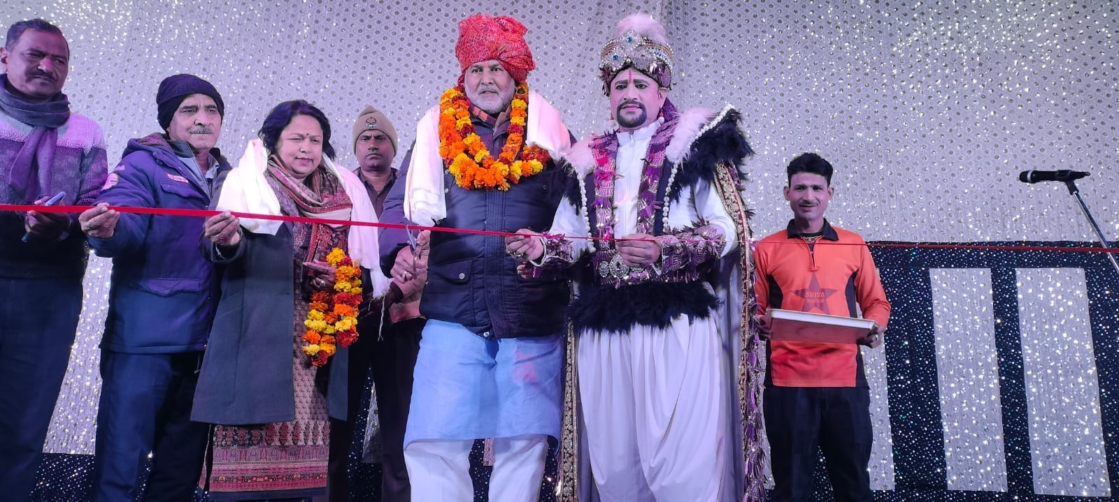 Jadugar Shiv Kumar illusion box performance